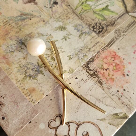 Brooch Women Vintage Pin Modernist Gold Tone Pearl Abstract Sculptural Brooch - Picture 1 of 10